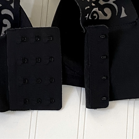 Victoria's Secret Black Bra with Gray Lace Detail - Picture 7 of 8